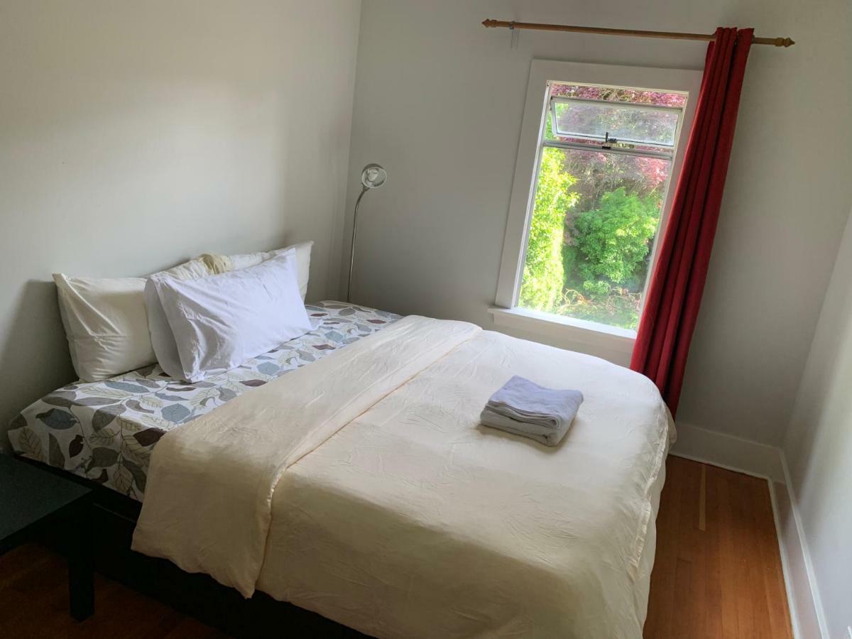 לאנגלי West Point Grey Guest House מראה חיצוני תמונה