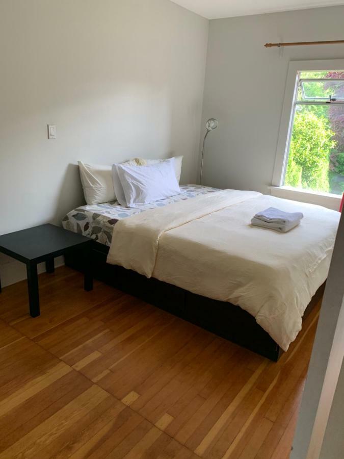 לאנגלי West Point Grey Guest House מראה חיצוני תמונה