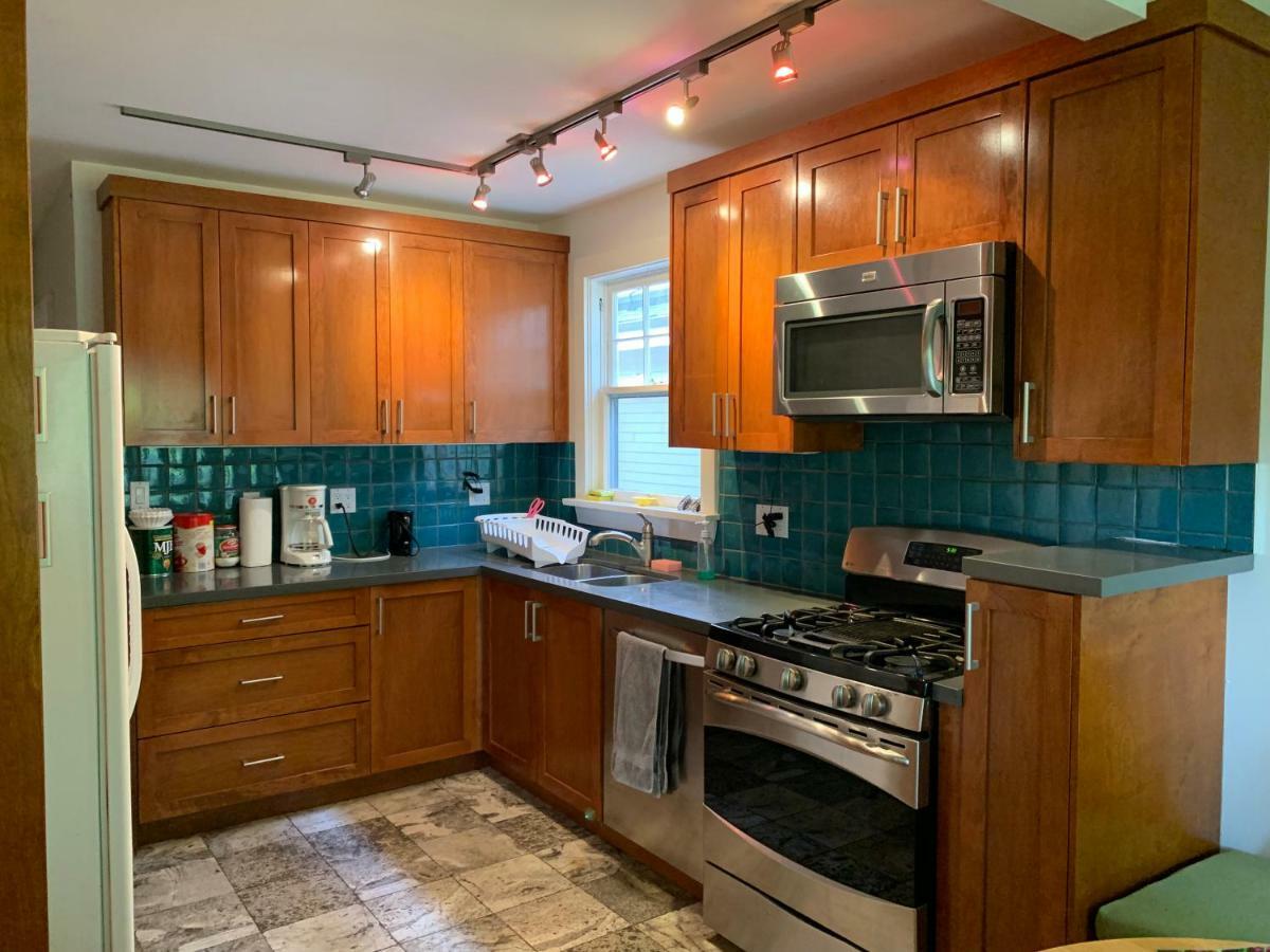 לאנגלי West Point Grey Guest House מראה חיצוני תמונה