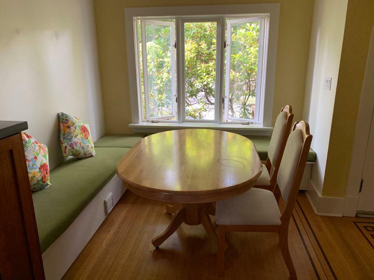 לאנגלי West Point Grey Guest House מראה חיצוני תמונה