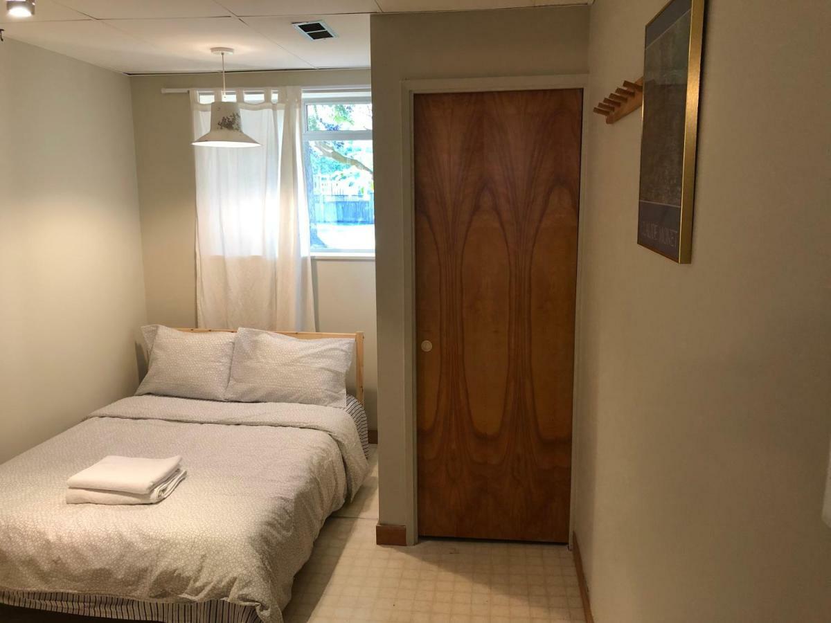 לאנגלי West Point Grey Guest House מראה חיצוני תמונה